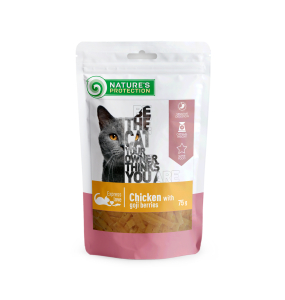 snack pour chats avec du poulet et des baies de goji