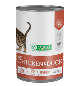 aliments en boîte pour chats adultes stérilisés avec du poulet et du canard