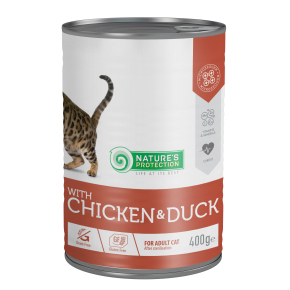 aliments en boîte pour chats adultes stérilisés avec du poulet et du canard