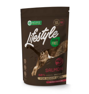 nourriture sèche sans céréales pour chats âgés avec saumon